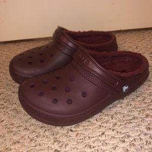 burgundy crocs